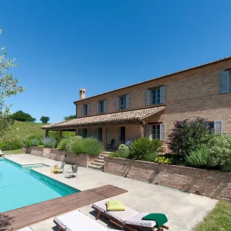 فيلة Casa Vita 8, Emma ماتيليكا